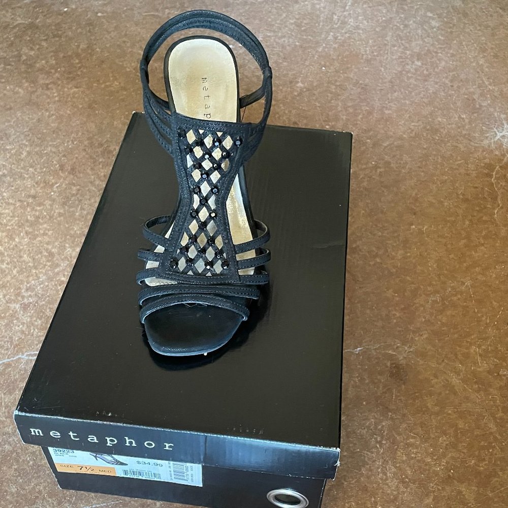 Metaphor Strappy Heel